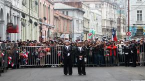Presidente Boric dice estar molesto por lejanía de desfile del 21 de mayo: “Le pido disculpas al pueblo de Iquique” Presidente Boric dice estar molesto por lejanía de desfile del 21 de mayo: “Le pido disculpas al pueblo de Iquique”