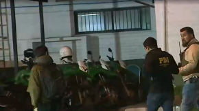 Carabineros detenidos y acusados de extorsionar cobraban hasta $2,5 millones Carabineros detenidos y acusados de extorsionar cobraban hasta $2,5 millones