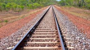 Tren de carga ruso descarrila debido a "artefacto explosivo" cerca de Ucrania Tren de carga ruso descarrila debido a "artefacto explosivo" cerca de Ucrania