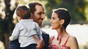 Cristián Arriagada y su hijo recordaron a Javiera Suárez en el Día De la Madre: visitaron su tumba y le dejaron regalos Cristián Arriagada y su hijo recordaron a Javiera Suárez en el Día De la Madre: visitaron su tumba y le dejaron regalos