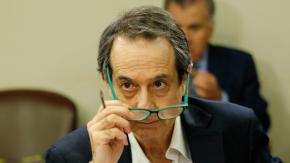 "Y cómo estamos para un trío": Funcionaria relata “bromas sexualizadas” del exsubsecretario Christian Larraín "Y cómo estamos para un trío": Funcionaria relata “bromas sexualizadas” del exsubsecretario Christian Larraín