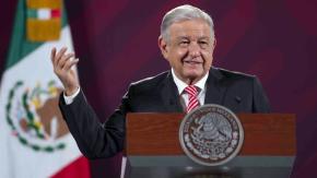 Presidente de México promete una playlist que compita con los narcocorridos
