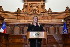 Ángela Vivanco, jueza de la Corte Suprema: “Los excedentes que las isapres deben devolver son a las personas que demandaron” Ángela Vivanco, jueza de la Corte Suprema: “Los excedentes que las isapres deben devolver son a las personas que demandaron”