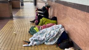 Bajas temperaturas en la zona central: ¿Qué hacer si veo a una persona en situación de calle?