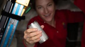NASA, emocionada de que astronautas beben casi toda su orina NASA, emocionada de que astronautas beben casi toda su orina