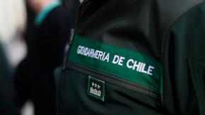 "No damos abasto": Gendarmes protestan tras suicidio de funcionario en cárcel de Valparaíso "No damos abasto": Gendarmes protestan tras suicidio de funcionario en cárcel de Valparaíso