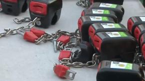 Robos de carros: instalan dispositivos con monedas en supermercados Robos de carros: instalan dispositivos con monedas en supermercados