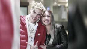 Mamá de Marcianeke alzó la voz por salud mental de su hijo y el odio en redes sociales: "Por favor pido respeto" Mamá de Marcianeke alzó la voz por salud mental de su hijo y el odio en redes sociales: "Por favor pido respeto"