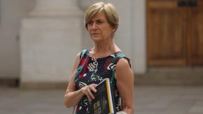 Evelyn Matthei y figura de Pinochet: "Me duele que no haya dado la cara por el tema de los derechos humanos" Evelyn Matthei y figura de Pinochet: "Me duele que no haya dado la cara por el tema de los derechos humanos"
