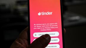 Se conocieron por Tinder y se casaron: él tiene 90 y ella tiene 83 