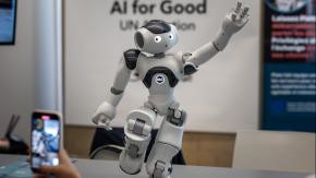 Ante la mismísima ONU: Robots afirmaron que serán capaces de dirigir al mundo Ante la mismísima ONU: Robots afirmaron que serán capaces de dirigir al mundo