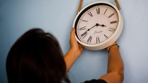 Cambio de hora en Chile: ¿Se adelantan o se atrasan los relojes? Cambio de hora en Chile: ¿Se adelantan o se atrasan los relojes?