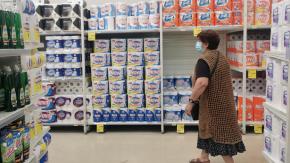 "Quiero que no sea caro consumir alimentos en este país": ¿Cuánto ahorro promete el nuevo supermercado que abrirá en Chile?