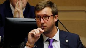 Diputado republicano evalúa acciones legales por evento LGTBQ en Concón: Acusa que "participaron menores de edad" Diputado republicano evalúa acciones legales por evento LGTBQ en Concón: Acusa que "participaron menores de edad"