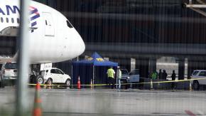 Detienen a nueve personas por robo en aeropuerto de Santiago donde murió funcionario de la DGAC Detienen a nueve personas por robo en aeropuerto de Santiago donde murió funcionario de la DGAC