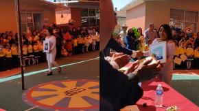 Madre recibe diploma de graduación de kínder de su hijo fallecido: Registro conmueve en TikTok