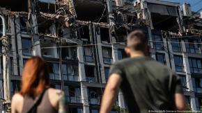 Ataque ruso en el sur de Ucrania deja 2 muertos y 25 heridos Ataque ruso en el sur de Ucrania deja 2 muertos y 25 heridos