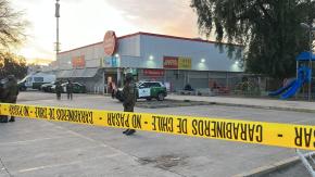 Carabinero es herido a bala en violento asalto a supermercado en Conchalí Carabinero es herido a bala en violento asalto a supermercado en Conchalí