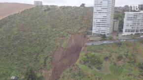 Socavón cerca de edificio en Viña del Mar: Ripamonti responsabiliza al MOP y ministra pide priorizar reparar antes de buscar responsables Socavón cerca de edificio en Viña del Mar: Ripamonti responsabiliza al MOP y ministra pide priorizar reparar antes de buscar responsables