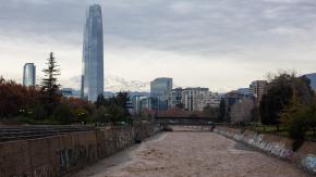 "Hemos comenzado a utilizar nuestras reservas": Aguas Andinas en alerta temprana preventiva por turbiedad en ríos Maipo y Mapocho