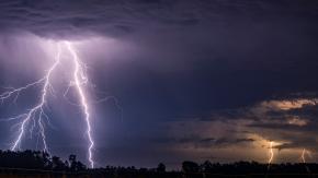 Sistema frontal: Emiten aviso por probables tormentas eléctricas en tres regiones del país Sistema frontal: Emiten aviso por probables tormentas eléctricas en tres regiones del país
