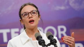 Ministra Vallejo: "Podemos confirmar desde La Moneda que hoy el Presidente hará un cambio de gabinete" Ministra Vallejo: "Podemos confirmar desde La Moneda que hoy el Presidente hará un cambio de gabinete"