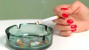 España: mujer murió tras prender cigarro luego de rociarse con alcohol para refrescarse España: mujer murió tras prender cigarro luego de rociarse con alcohol para refrescarse