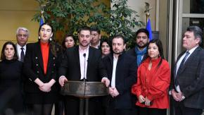 Oficialismo acusa intento “golpista” y de “desestabilizar” al gobierno, tras dichos de Carlos Larraín Oficialismo acusa intento “golpista” y de “desestabilizar” al gobierno, tras dichos de Carlos Larraín