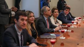 Chile Vamos valora la “dura y tensa” reunión con el gobierno por pensiones: “Estamos comprometidos a buscar espacios de encuentro" Chile Vamos valora la “dura y tensa” reunión con el gobierno por pensiones: “Estamos comprometidos a buscar espacios de encuentro"