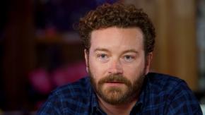 Esposa del actor Danny Masterson le pide el divorcio tras condena por violación Esposa del actor Danny Masterson le pide el divorcio tras condena por violación