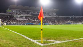 "En este potrero...": Periodista colombiano estalla por el estado de la cancha del Monumental