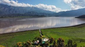 NASA publica impactantes imágenes del antes y después de la Laguna de Aculeo tras las últimas lluvias