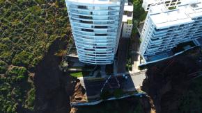 Decretarán inhabitabilidad para edificios afectados por socavones en Reñaca Decretarán inhabitabilidad para edificios afectados por socavones en Reñaca