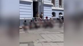 Armada se querella por protesta de mujeres en Plaza Sotomayor: Acusan actos de connotación sexual frente a menores de edad Armada se querella por protesta de mujeres en Plaza Sotomayor: Acusan actos de connotación sexual frente a menores de edad