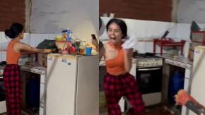 Joven se llevó un gran susto tras intentar atrapar un ratón: Su reacción se hizo viral Joven se llevó un gran susto tras intentar atrapar un ratón: Su reacción se hizo viral