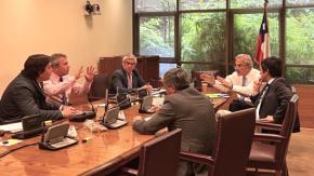 Reforma de pensiones resucita: Gobierno y Chile Vamos negocian traspaso de 4,2% a cuenta individual y 1,8% a seguro de longevidad Reforma de pensiones resucita: Gobierno y Chile Vamos negocian traspaso de 4,2% a cuenta individual y 1,8% a seguro de longevidad