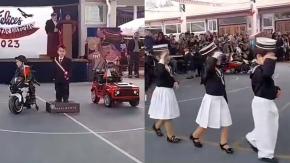 Con presidente, caballo y auto incluido: Niños de pre-kinder la rompen con su propia Parada Militar 2023 Con presidente, caballo y auto incluido: Niños de pre-kinder la rompen con su propia Parada Militar 2023
