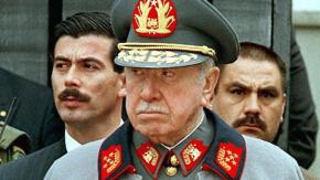 Argentina retira dos condecoraciones a Augusto Pinochet: "No es merecedor de la gratitud de la nación" Argentina retira dos condecoraciones a Augusto Pinochet: "No es merecedor de la gratitud de la nación"