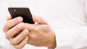 Hombre fue despedido por abandonar el grupo de WhatsApp de la empresa