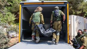 Soldados israelíes encuentran cerca de 40 bebés muertos en un kibutz en la frontera Soldados israelíes encuentran cerca de 40 bebés muertos en un kibutz en la frontera