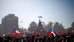 Encuesta Criteria: 55% cree que estallido social fue negativo, pero un 67% cree que existen motivos para salir a manifestarse Encuesta Criteria: 55% cree que estallido social fue negativo, pero un 67% cree que existen motivos para salir a manifestarse