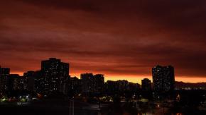“Parece de otro mundo”: Deportistas extranjeros alucinan con los atardeceres en Santiago “Parece de otro mundo”: Deportistas extranjeros alucinan con los atardeceres en Santiago