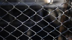 "Torturas impensables": Mujer encerró a su "nana" en jaula de perro y le lanzó agua hirviendo "Torturas impensables": Mujer encerró a su "nana" en jaula de perro y le lanzó agua hirviendo