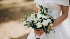 “Seré mi propio príncipe azul”: Mujer gastó más de $11 millones en un matrimonio consigo misma