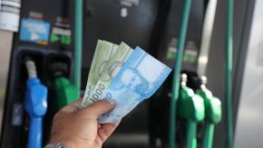 Bencinas volverán a subir 32 pesos por litro a partir de este jueves Bencinas volverán a subir 32 pesos por litro a partir de este jueves
