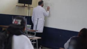 Habla profesor golpeado por estudiante en San Ramón: "Recordar que me dejaron tirado en el piso sangrando me llena de impacto" Habla profesor golpeado por estudiante en San Ramón: "Recordar que me dejaron tirado en el piso sangrando me llena de impacto"