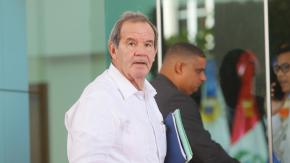 Denuncian por despido injustificado y acoso laboral a exministro Andrés Allamand Denuncian por despido injustificado y acoso laboral a exministro Andrés Allamand