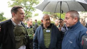 Elon Musk llega a Israel y recorre junto a Benjamin Netanyahu los kibutz atacados por Hamás Elon Musk llega a Israel y recorre junto a Benjamin Netanyahu los kibutz atacados por Hamás