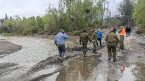 Encuentran cuerpo sin vida de madre que se lanzó a rescatar a su hijo en el río Tinguiririca Encuentran cuerpo sin vida de madre que se lanzó a rescatar a su hijo en el río Tinguiririca