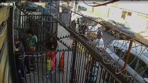 Cámara de seguridad captó homicidio en Lo Prado: hombre recibió disparo por la espalda mientras caminaba con su pareja Cámara de seguridad captó homicidio en Lo Prado: hombre recibió disparo por la espalda mientras caminaba con su pareja
